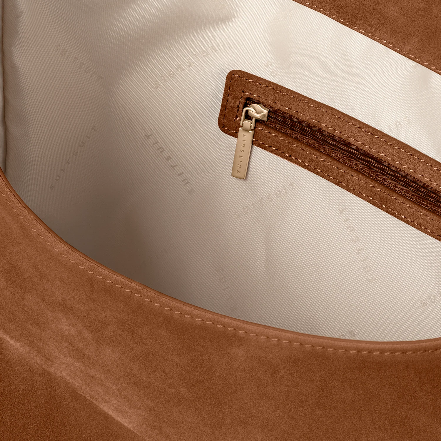Serenity - Caramel Café - Slouchy Bag (Suède) - Image 11