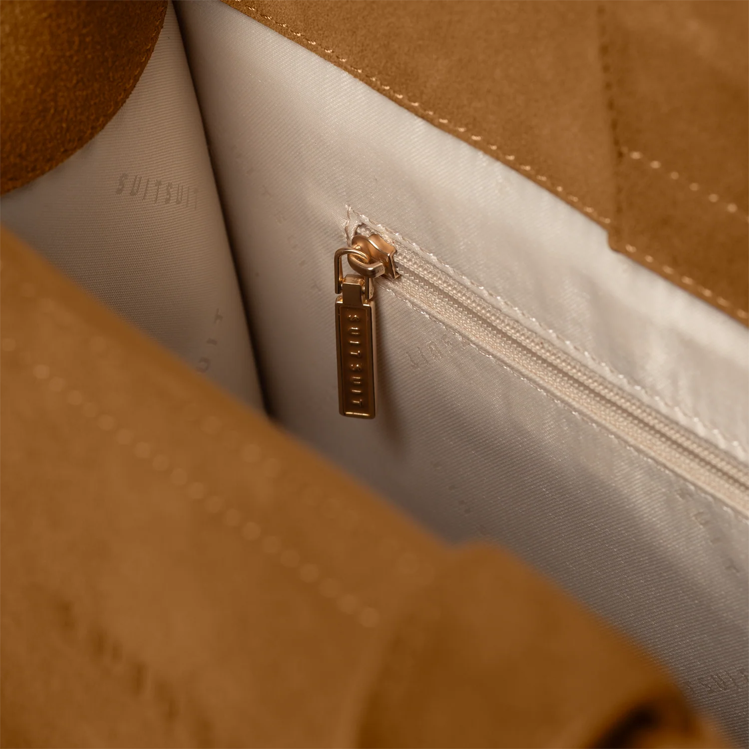Serenity - Desert Sun - Shopper Mini (Suède) - Image 7